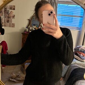 Black v neck sweater! Size s. Very cozy. Brand is Croft and Barrow